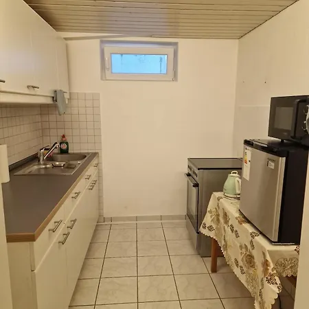 Einzimmerwohnung Mit Kueche Und Bad Apartamento *